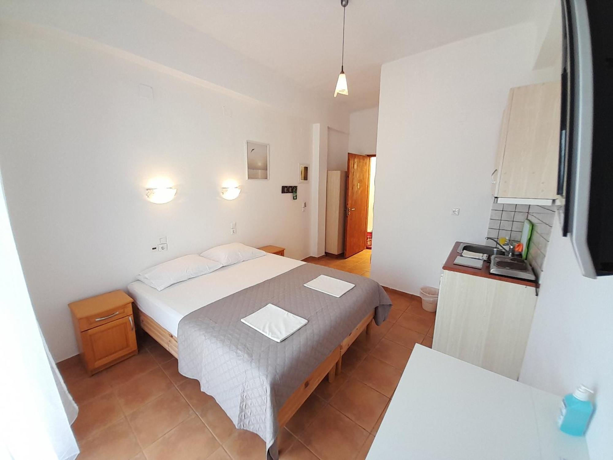 Lydia Mare Aparthotel Ágios Kírykos Room photo