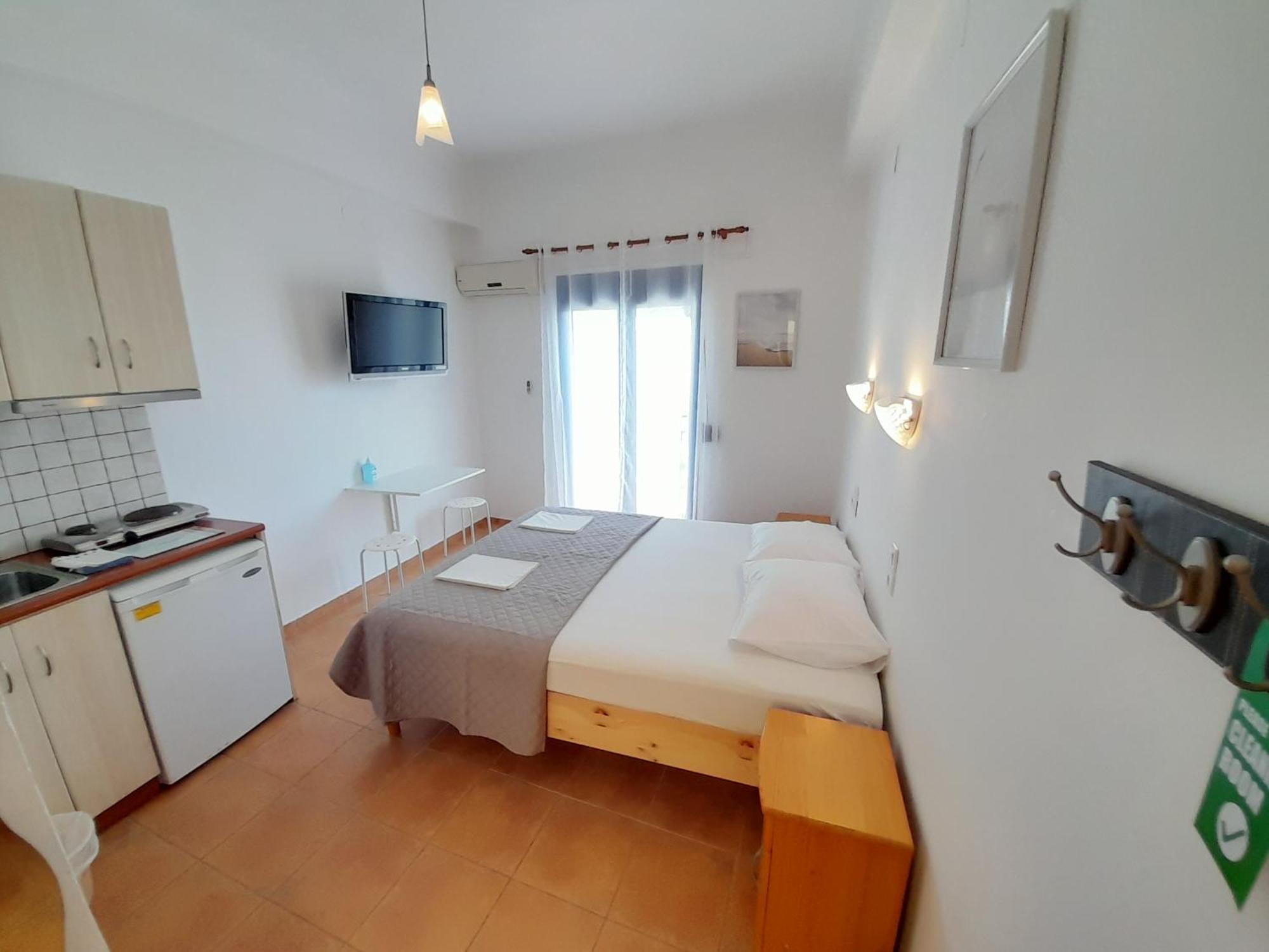 Lydia Mare Aparthotel Ágios Kírykos Room photo