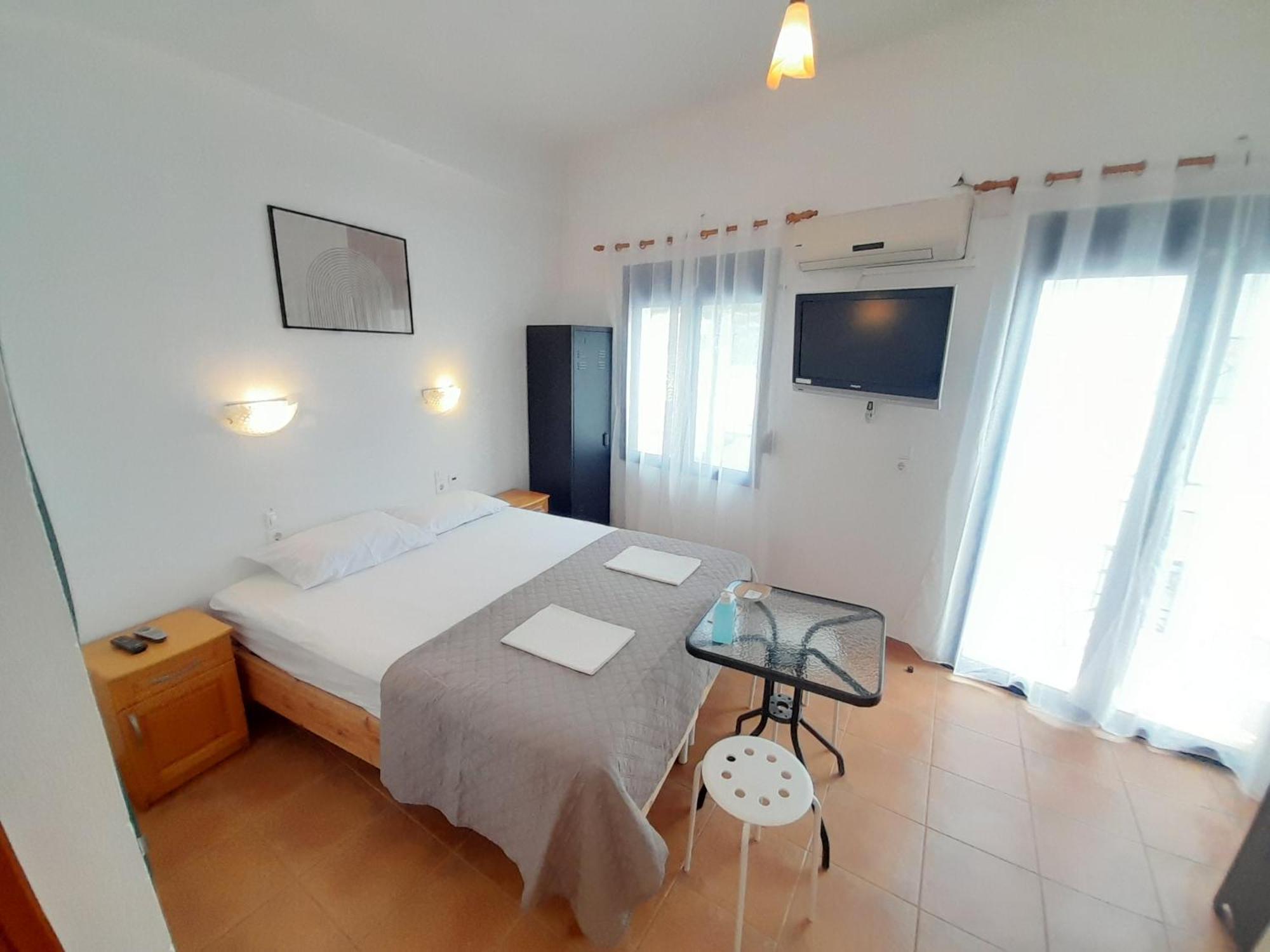 Lydia Mare Aparthotel Ágios Kírykos Room photo