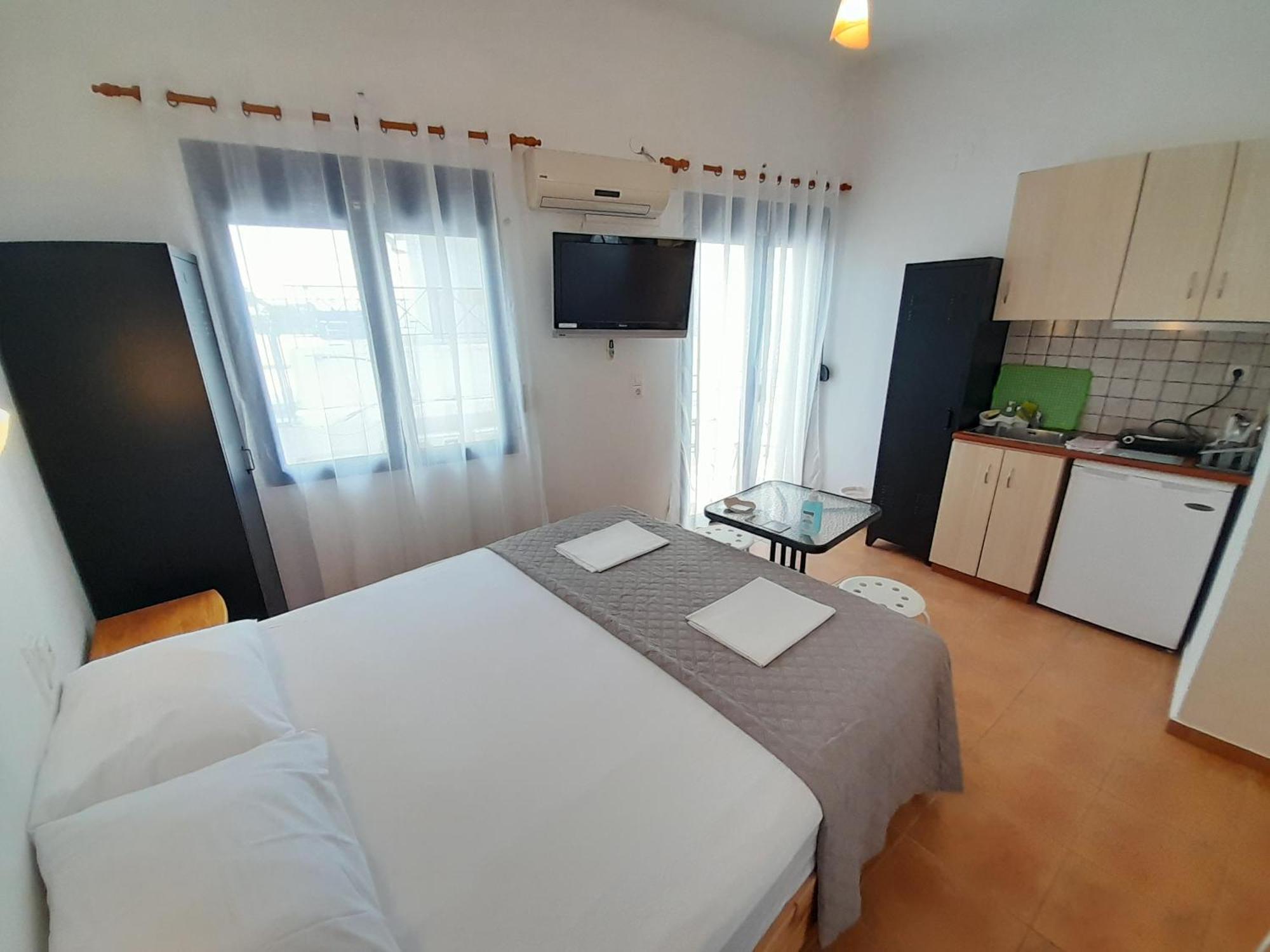 Lydia Mare Aparthotel Ágios Kírykos Room photo