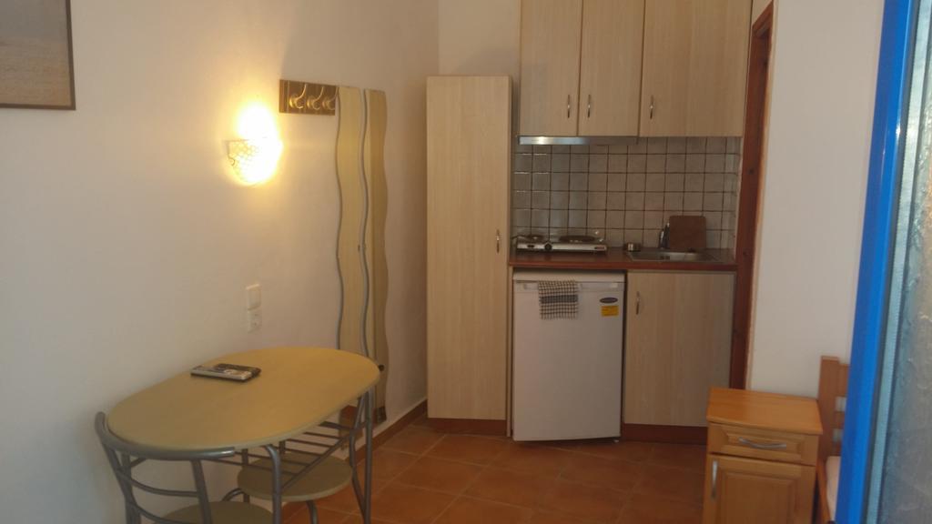 Lydia Mare Aparthotel Ágios Kírykos Exterior photo